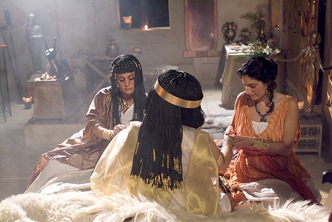 The Mysterious Death of Cleopatra - De filmes