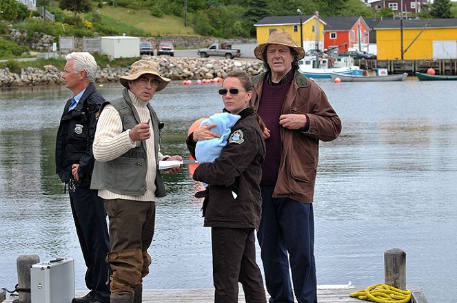 Haven - Season 1 - Ball and Chain - Photos - John Dunsworth, Richard Donat