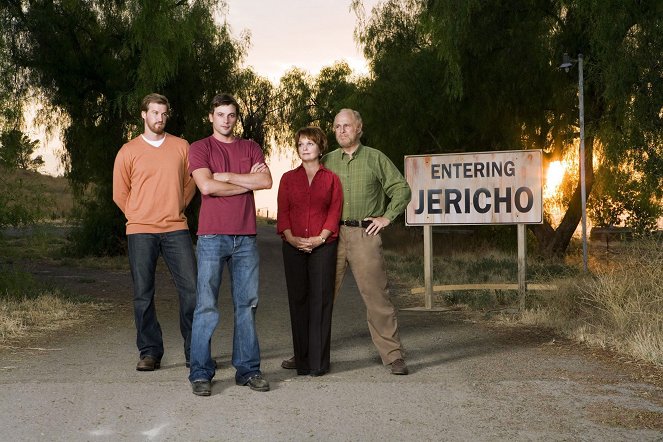 Jericho - Der Anschlag - Werbefoto - Kenneth Mitchell, Skeet Ulrich, Pamela Reed, Gerald McRaney