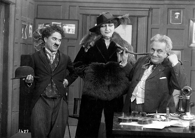 Charlot cambia de oficio - De la película - Charlie Chaplin