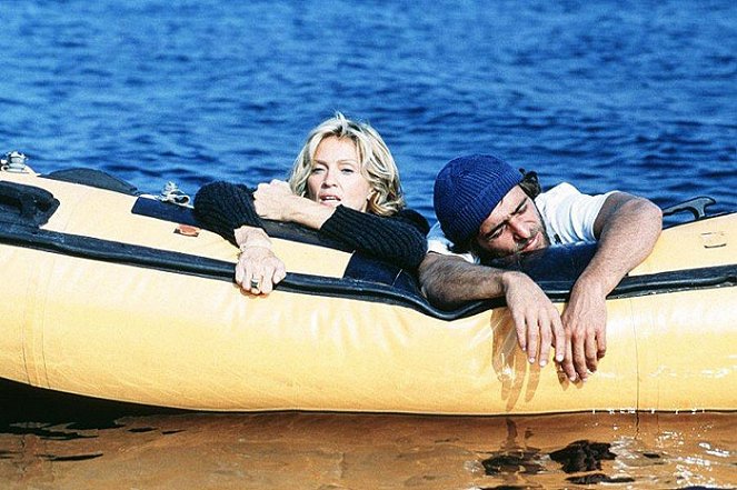 Barridos por la marea - De la película - Madonna, Adriano Giannini