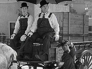 The Music Box - Van film - Stan Laurel, Oliver Hardy