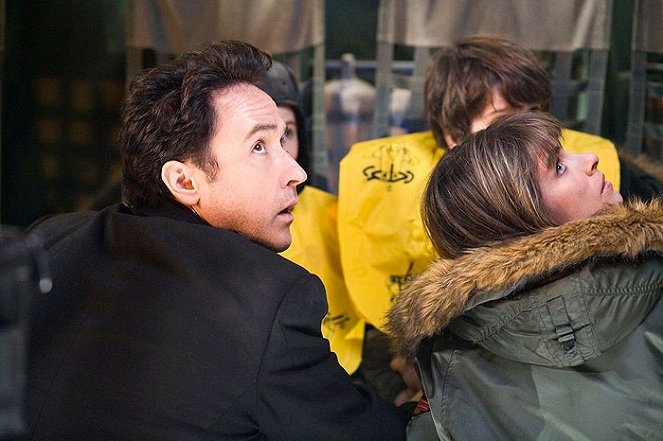 2012 - De la película - John Cusack, Amanda Peet