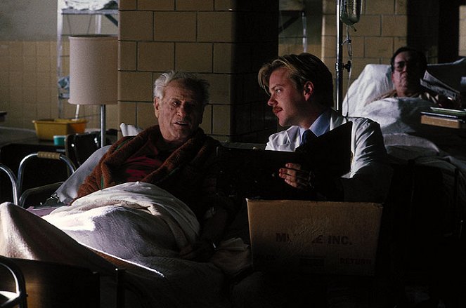 Paro clínico - De la película - Eli Wallach, Kiefer Sutherland