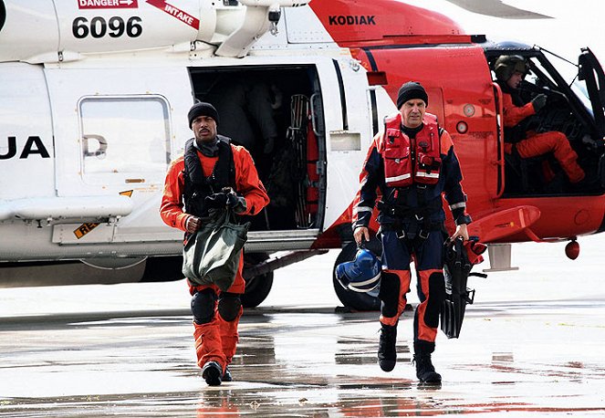 Coast Guards - Photos - Omari Hardwick, Kevin Costner