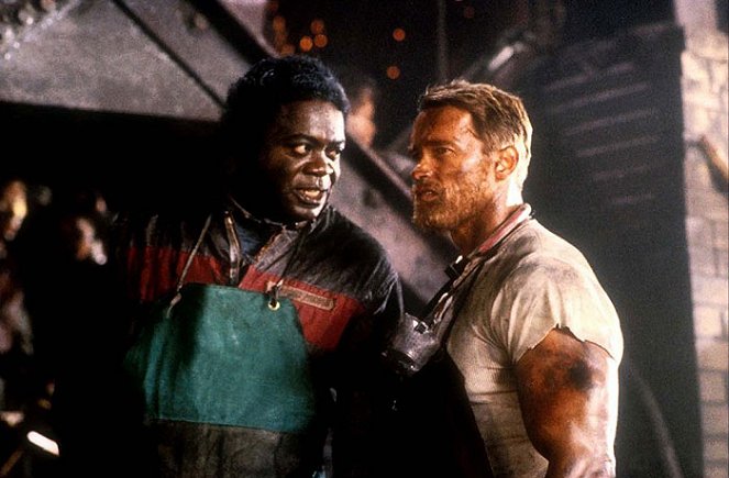 Uciekinier - Z filmu - Yaphet Kotto, Arnold Schwarzenegger