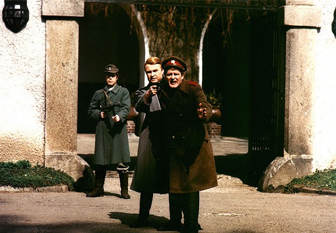 Tridsať prípadov majora Zemana - Vyznávači ohňa – 1946 - Z filmu - Jan Kanyza, Luděk Munzar, Vladimír Brabec