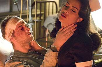 Napříč vesmírem - Z filmu - Joe Anderson, Salma Hayek