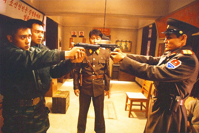 Joint Security Area - Filmfotos - Byeong-heon Lee, Tae-woo Kim, Kang-ho Song