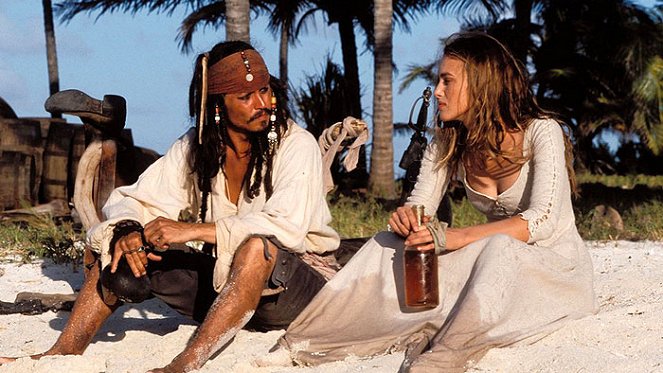 Piráti z Karibiku: Prokletí Černé perly - Z filmu - Johnny Depp, Keira Knightley