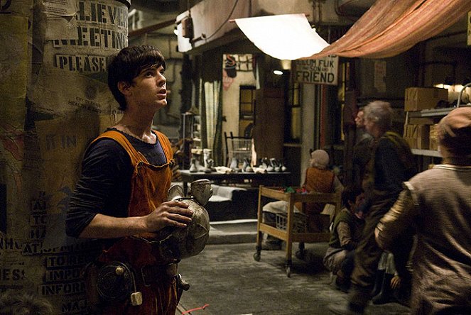 City of Ember - Van film - Harry Treadaway