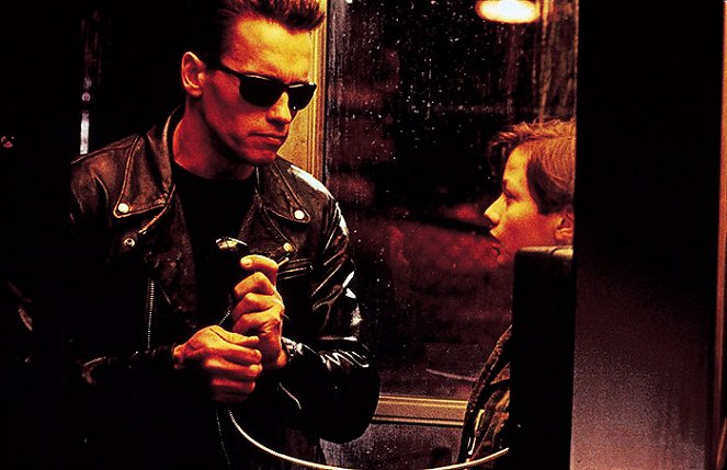 Terminator 2: Tuomion päivä - Kuvat elokuvasta - Arnold Schwarzenegger, Edward Furlong