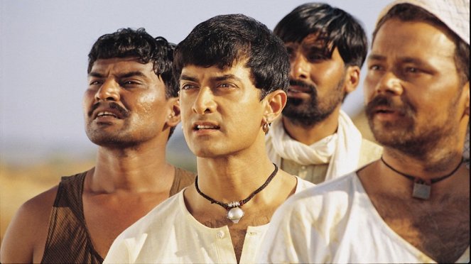 Lagaan - Kuvat elokuvasta - Daya Shankar Pandey, Aamir Khan, Rajendranath Zutshi