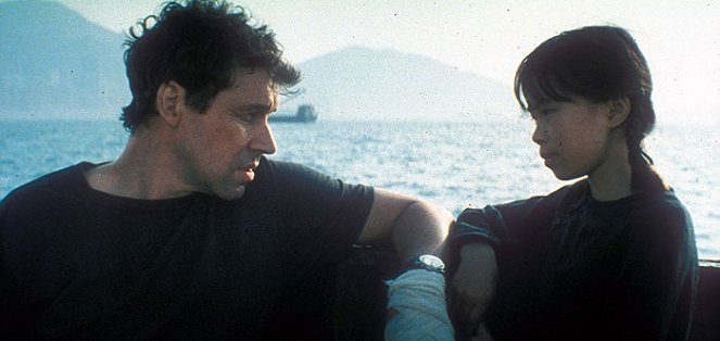 Between the Devil and the Deep Blue Sea - Filmfotók - Stephen Rea, Ling Chu
