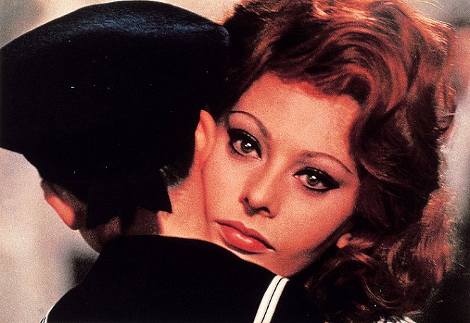 Matrimonio all'italiana - Van film - Sophia Loren