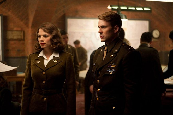 Captain America: Pierwsze starcie - Z filmu - Hayley Atwell, Chris Evans