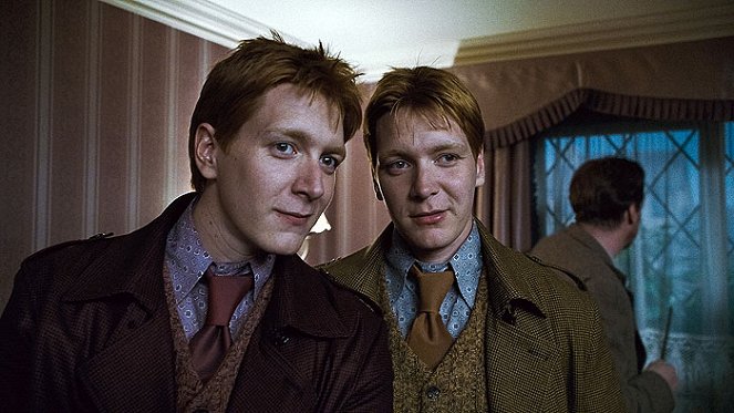 Harry Potter e os Talismãs da Morte: Parte 1 - Do filme - James Phelps, Oliver Phelps