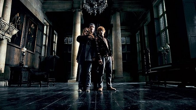 Harry Potter e os Talismãs da Morte: Parte 1 - Do filme - Emma Watson, Dave Legeno, Rupert Grint