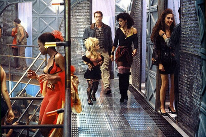 Desafío total - De la película - Debbie Lee Carrington, Arnold Schwarzenegger, Rachel Ticotin