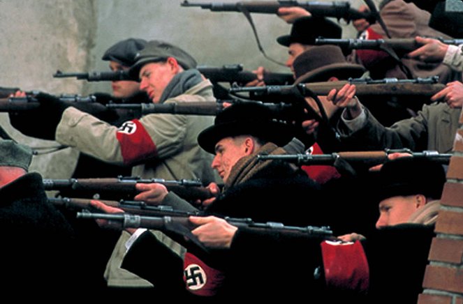 Hitler: El reinado del mal - De la película