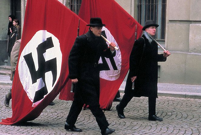 Hitler: El reinado del mal - De la película