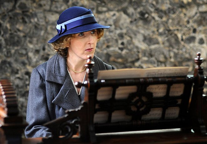 Agatha Christie: Poirot - Hallowe'en Party - Photos - Fenella Woolgar