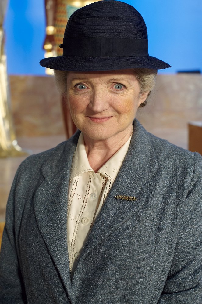 Agatha Christie's Marple - The Mirror Crack'd from Side to Side - Promo - Julia McKenzie