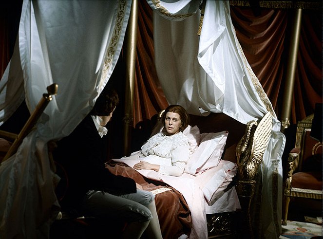 Napoleon and Love - Kuvat elokuvasta - Billie Whitelaw