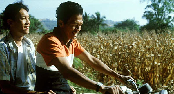 Tropical Malady - Film - Sakda Kaewbuadee, Banlop Lomnoi