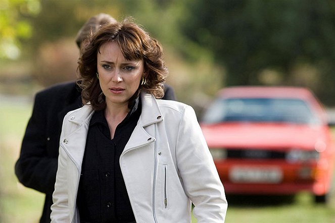 Ashes to Ashes - Van film - Keeley Hawes