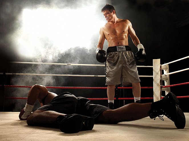 Lights Out - Photos - Holt McCallany