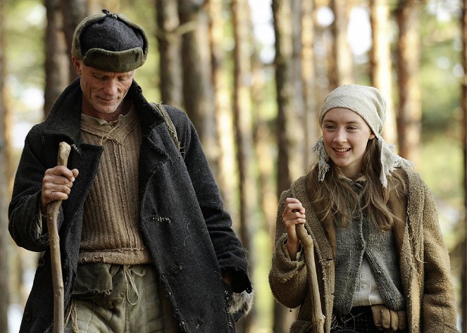 The Way Back - Photos - Ed Harris, Saoirse Ronan