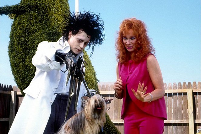 Ollókezű Edward - Filmfotók - Johnny Depp, Kathy Baker