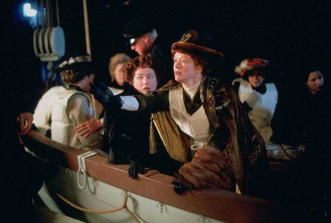 Titanic - Z filmu - Kathy Bates, Frances Fisher
