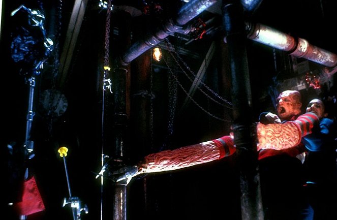 Freddyho smrt - Poslední noční můra - Z filmu - Robert Englund, Lisa Zane