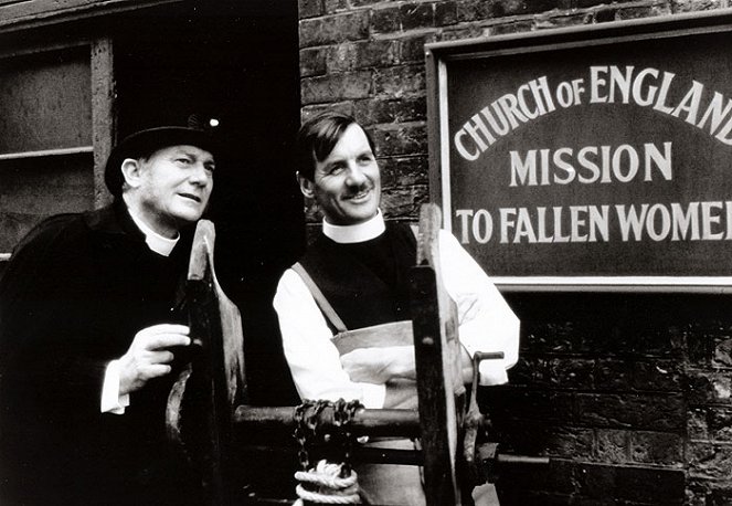 The Missionary - Photos - Denholm Elliott, Michael Palin