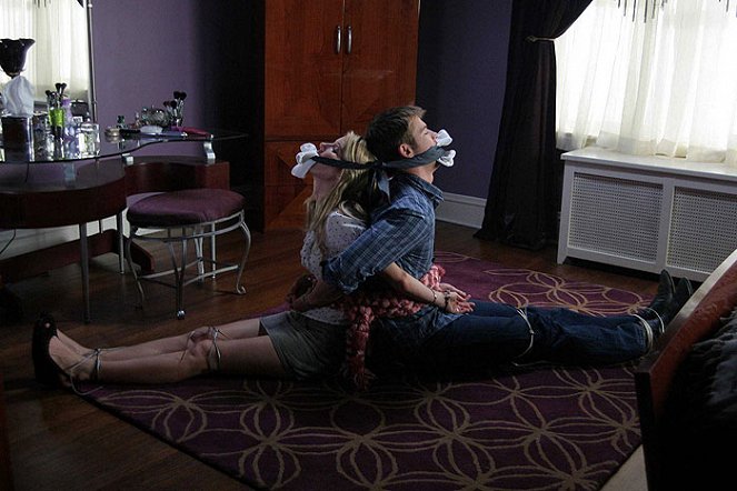 Ca$h - A visszajáró - Filmfotók - Victoria Profeta, Chris Hemsworth