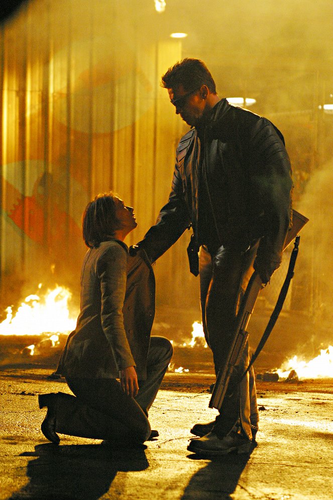 Terminator 3: Bunt maszyn - Z filmu - Claire Danes, Arnold Schwarzenegger
