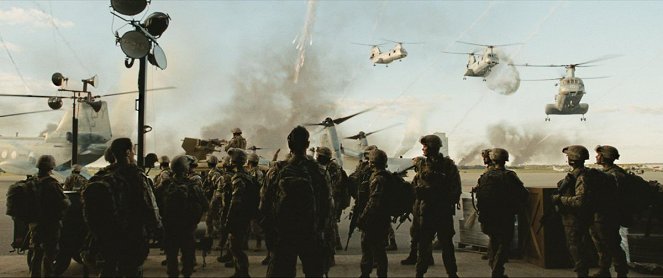 World Invasion: Battle Los Angeles - Van film