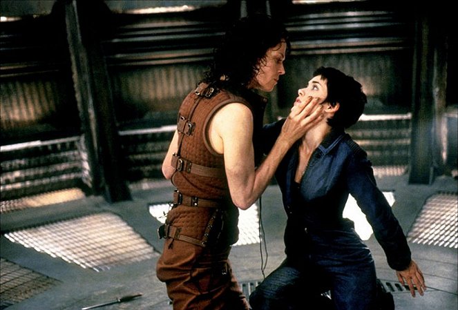 Obcy: Przebudzenie - Z filmu - Sigourney Weaver, Winona Ryder