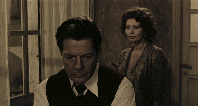 Zvláštny deň - Z filmu - Marcello Mastroianni, Sophia Loren
