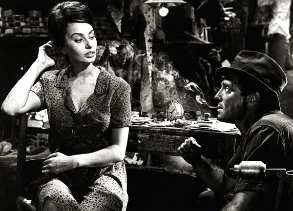 La Paysanne aux pieds nus - Film - Sophia Loren