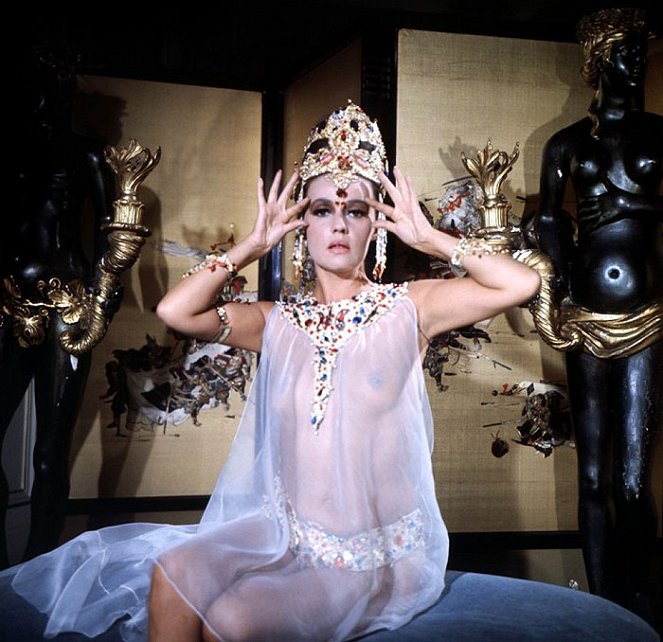 Mata Hari, agent H21 - Filmfotók - Jeanne Moreau