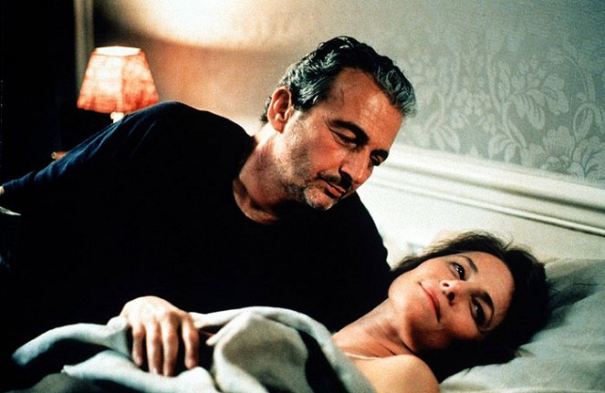 Pod piaskiem - Z filmu - Jacques Nolot, Charlotte Rampling