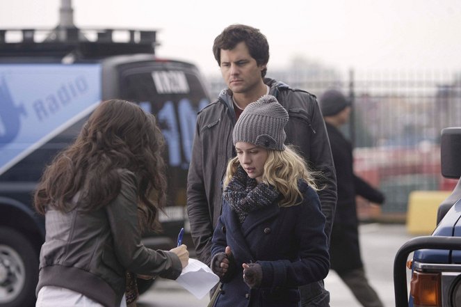 Life Unexpected - Plötzlich Familie - Filmfotos - Kristoffer Polaha, Britt Robertson