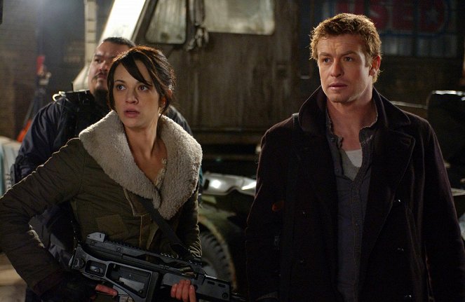 Ziemia żywych trupów - Z filmu - Asia Argento, Simon Baker