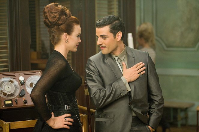 Sucker Punch - Filmfotos - Carla Gugino, Oscar Isaac