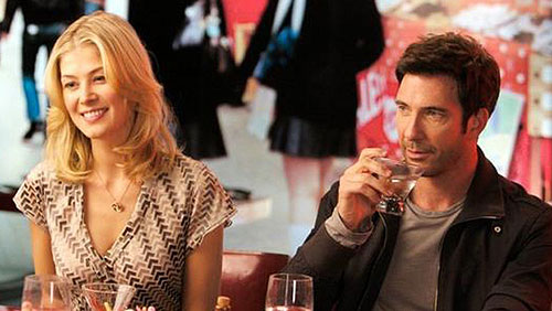 Burning Palms - De la película - Rosamund Pike, Dylan McDermott