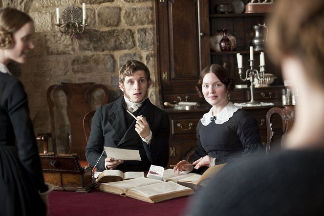 Jane Eyre - Filmfotos - Jamie Bell, Holliday Grainger