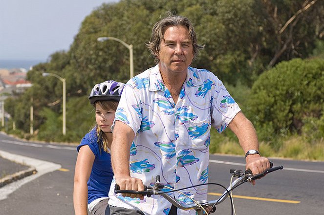 Free Willy: Escape from Pirate's Cove - Photos - Bindi Irwin, Beau Bridges